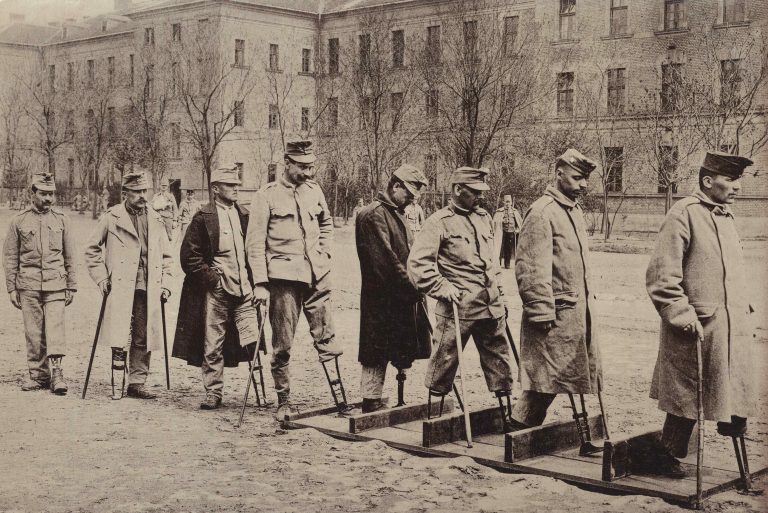 Orígenes (1910–1950) Rehabilitación militar durante la Primera Guerra Mundial